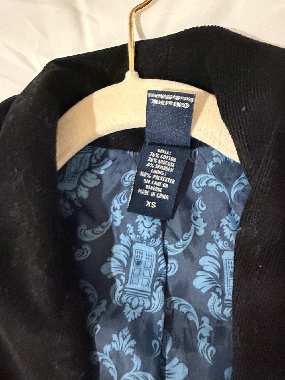 Dr Who TARDIS Hot Topic Black Trench Coat with Gold Piping and Blue Lining XS - Picture 8 of 14